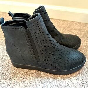 Olive Street Black Booties NEW without tags Size 9.5